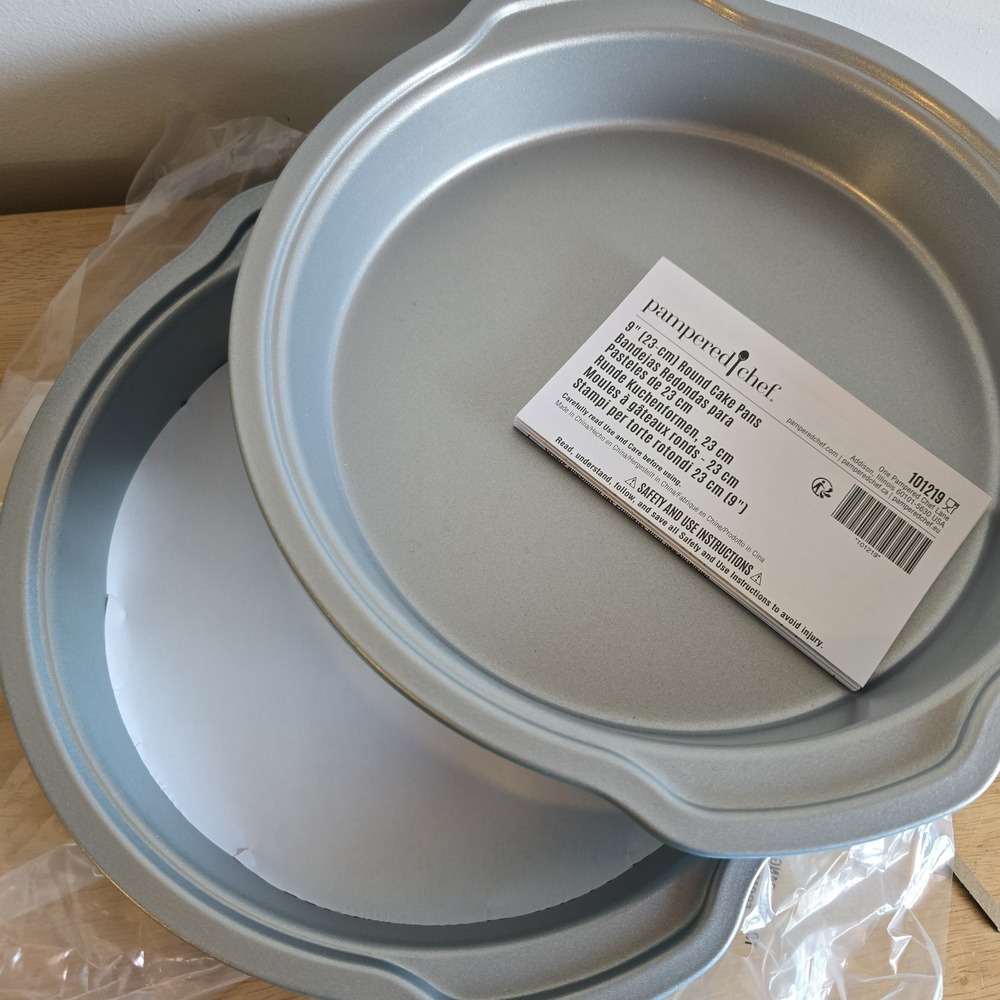 Pampered Chef 9 Inch Round Cake Pans Set Of 2 Turquoise New